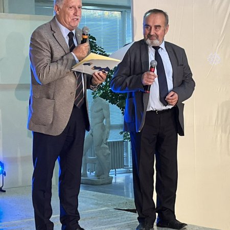 Председателят на НС на ТПК връчи юбилеен медал „100 години НС на ТПК“ на Декана на Факултета по изкуствата на ЮЗУ „Неофит Рилски“