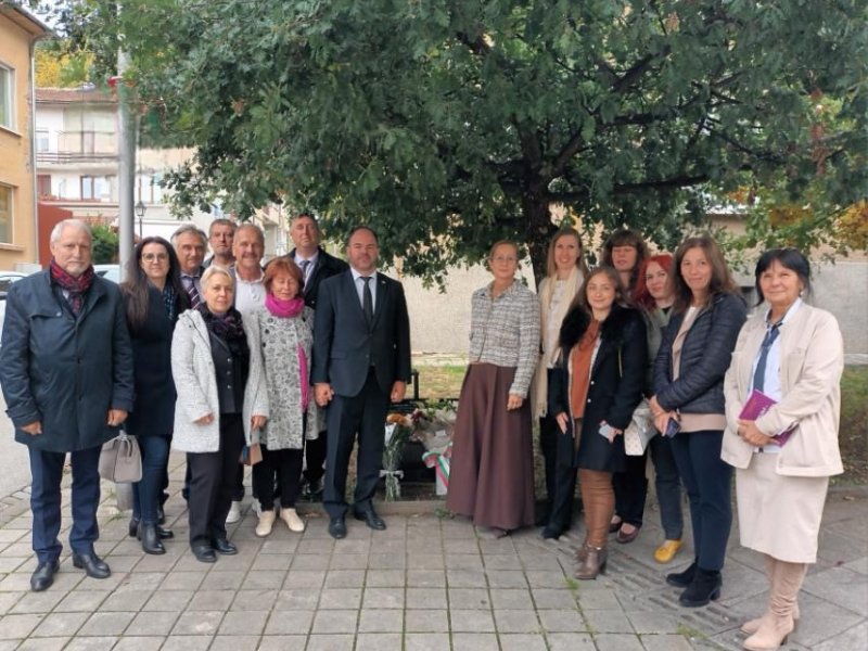 Габрово е домакин на тържественото честване на 130-ата годишнина от основаването на първата ТПК у нас. 332