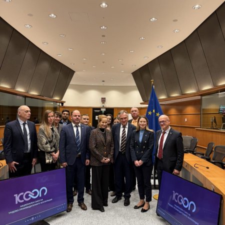 ПРЕМИЕРА НА ФИЛМА „ТРУД И СОЛИДАРНОСТ“ В ЕВРОПЕЙСКИЯ ПАРЛАМЕНТ