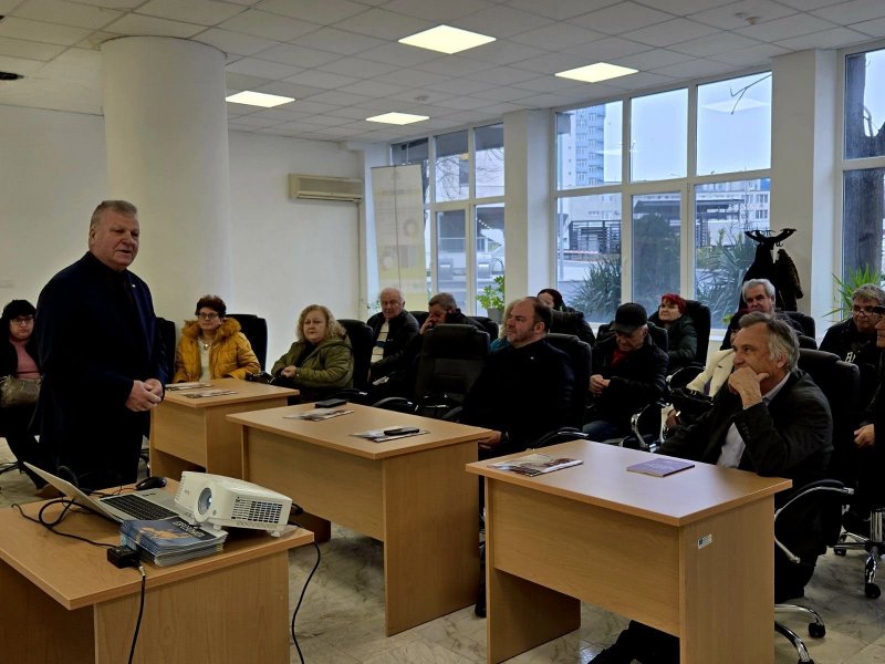 Регионалният център за социална икономика и социални иновации - гр. Бургас беше домакин на прожекцията на документалния филм &bdquo;Труд и солидарност&ldquo; 472