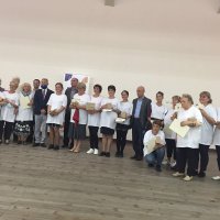 Хора с увреждания и здрави хора от трудово-производителни кооперации от Югозападна България танцуваха народни танци заедно в знак на солидарност в Благоевград. 22